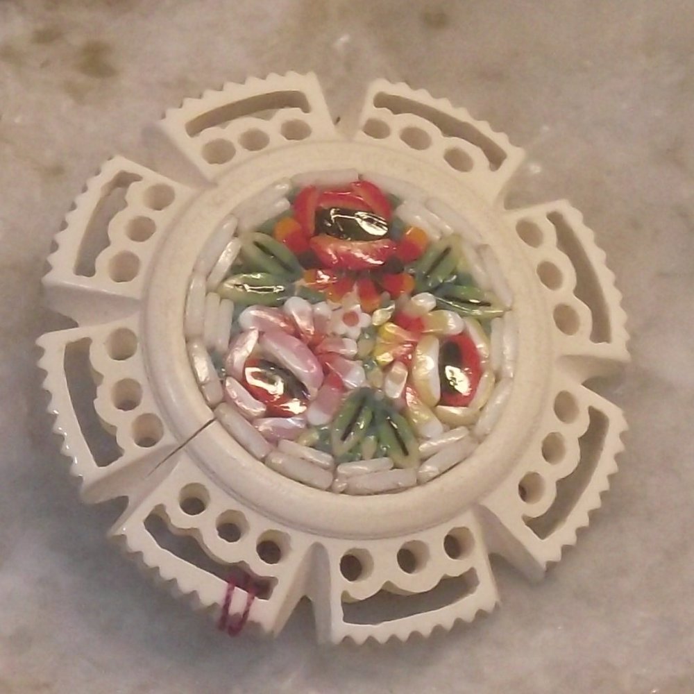 micro mosaic pin off white